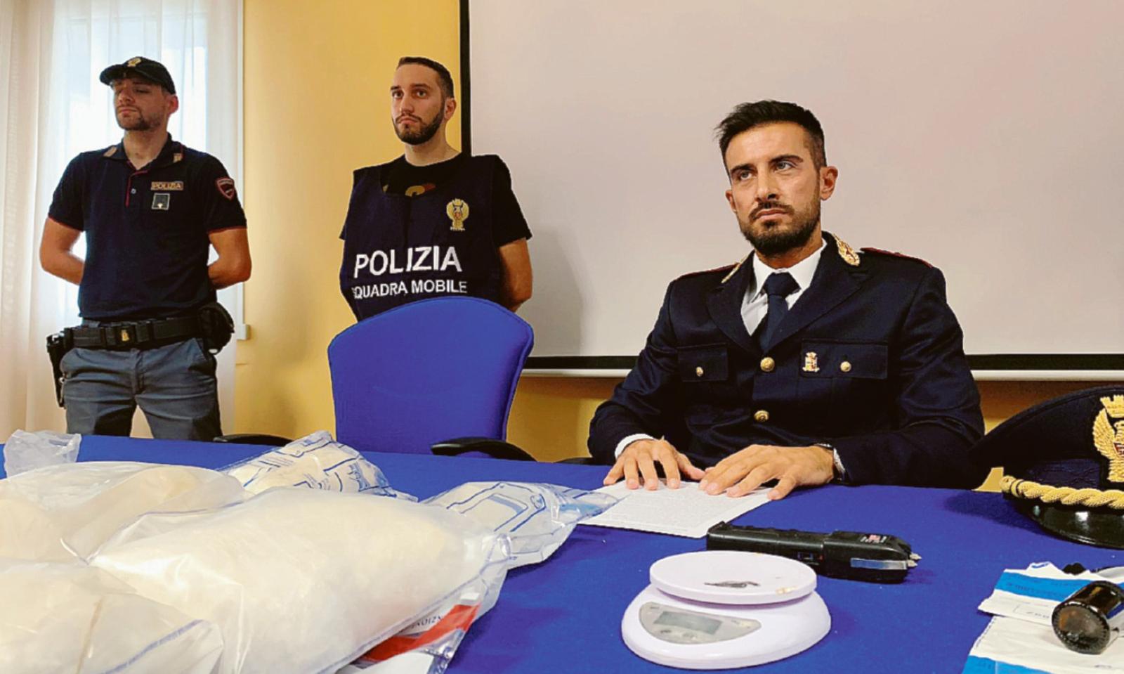 Pizza e &ldquo;coca&rdquo;, prima condanna