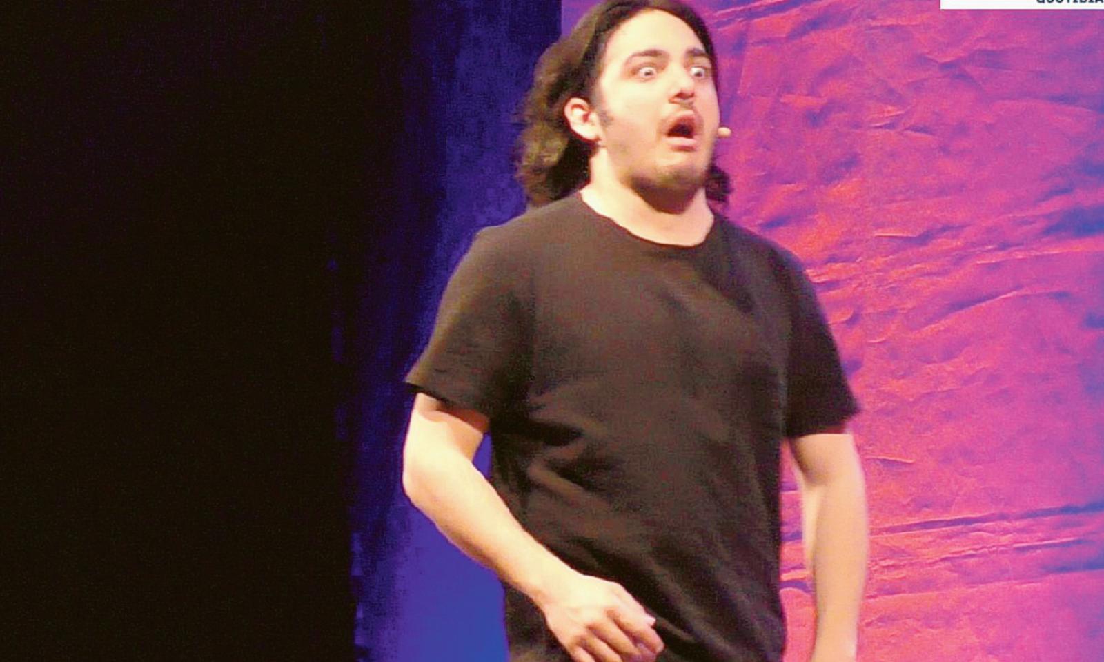 Max Angioni regala spettacolo