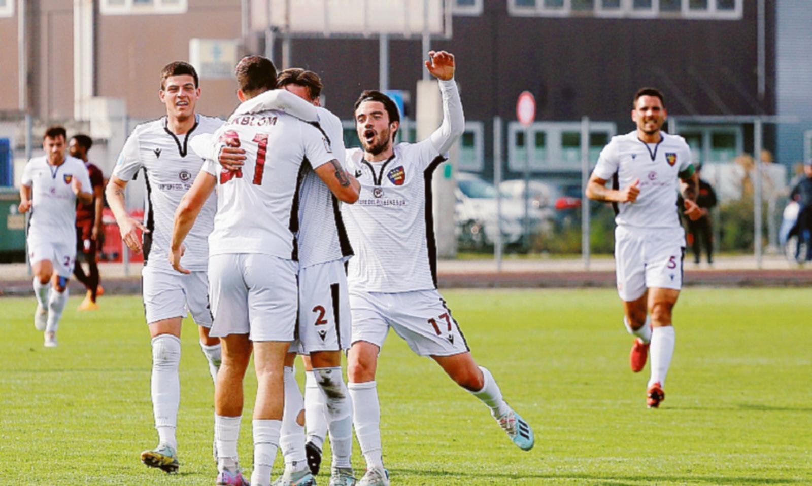 L&rsquo;Adriese passa al fotofinish