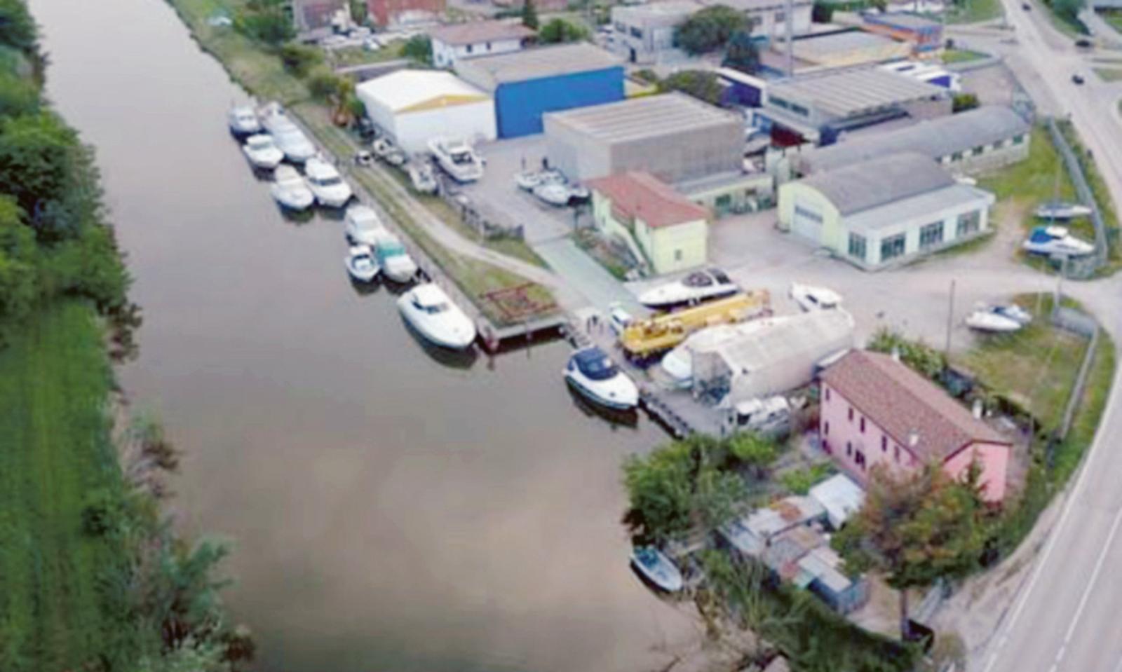 Pazzesco:  barche ancora &ldquo;prigioniere&rdquo;