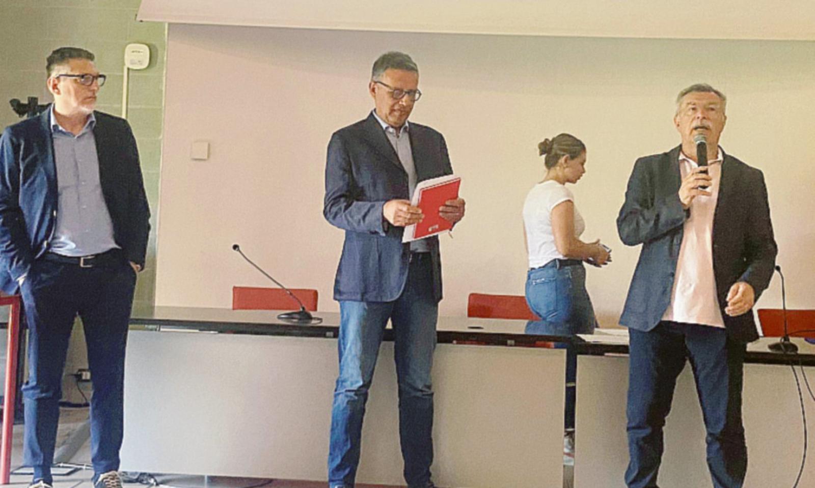 Gli studenti a lezione di sicurezza stradale