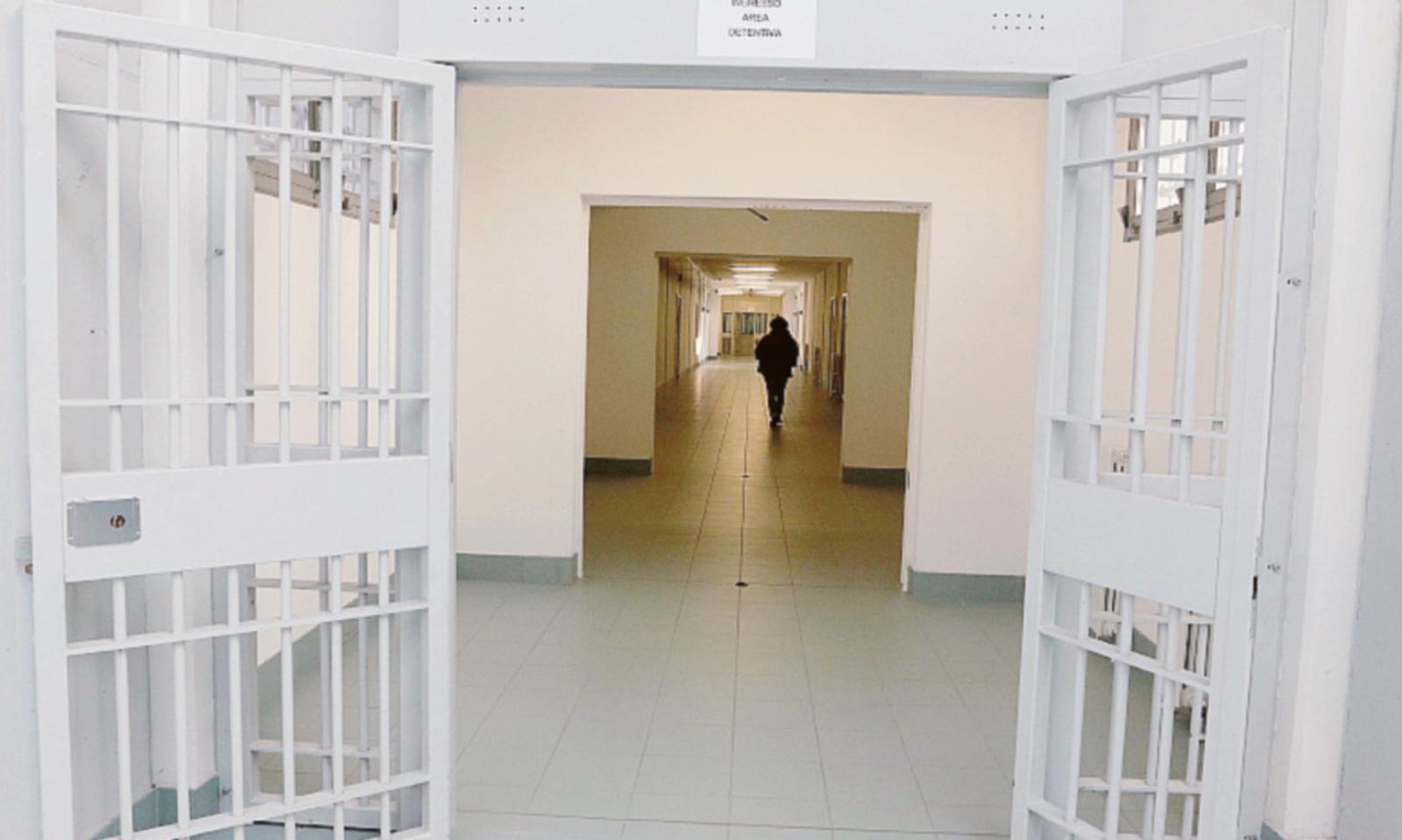 Carcere di alta sicurezza, ma con 60 poliziotti mancanti