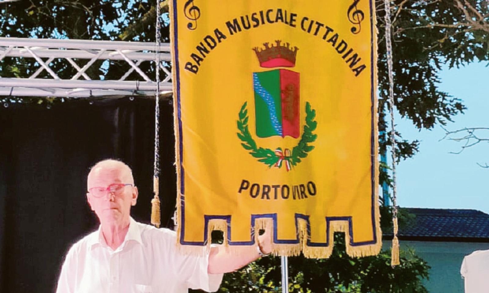 La Banda riempie la piazza