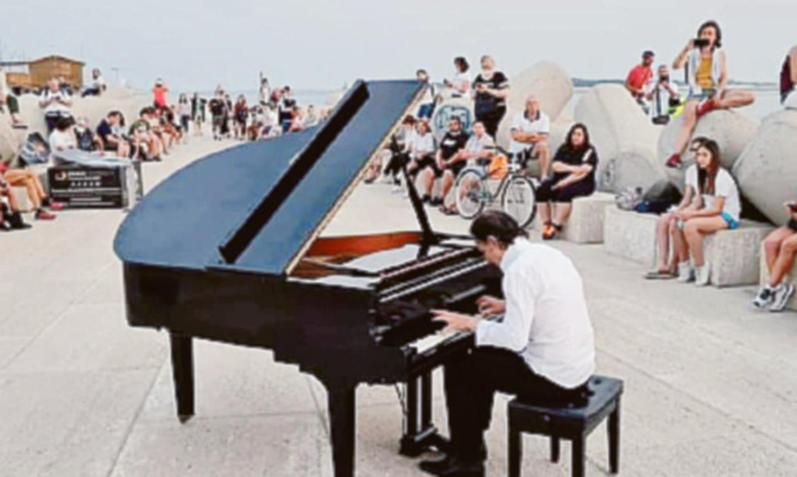 Il Pianista Fuoriposto si sposta 