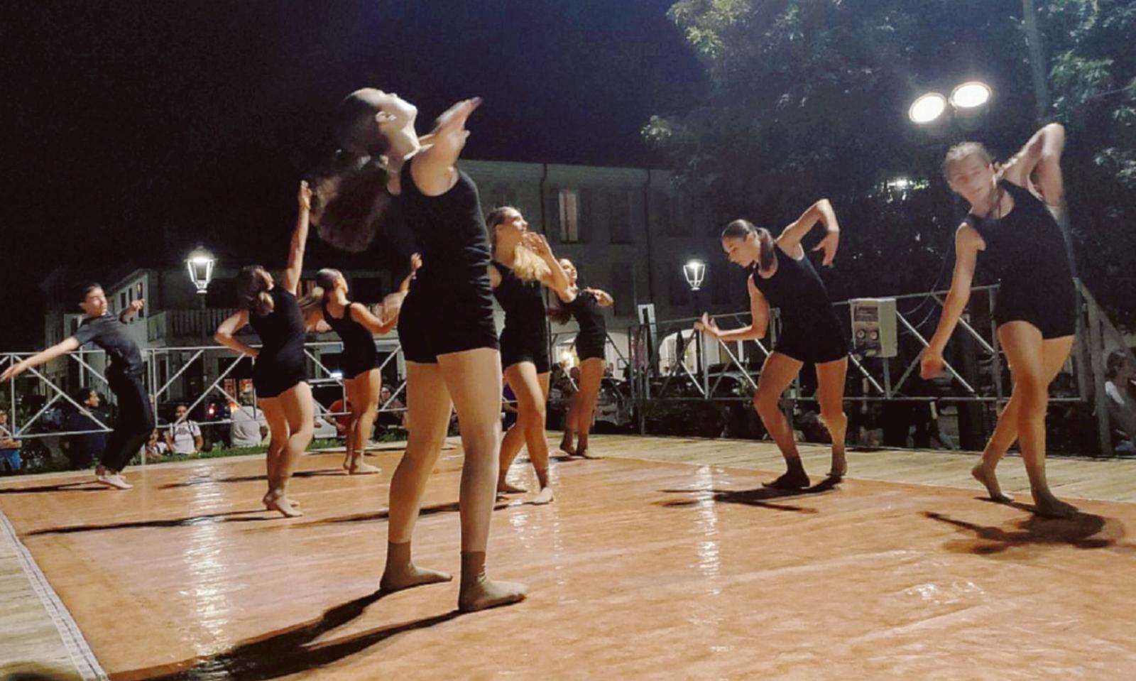 Un marted&igrave; sera a passo di danza