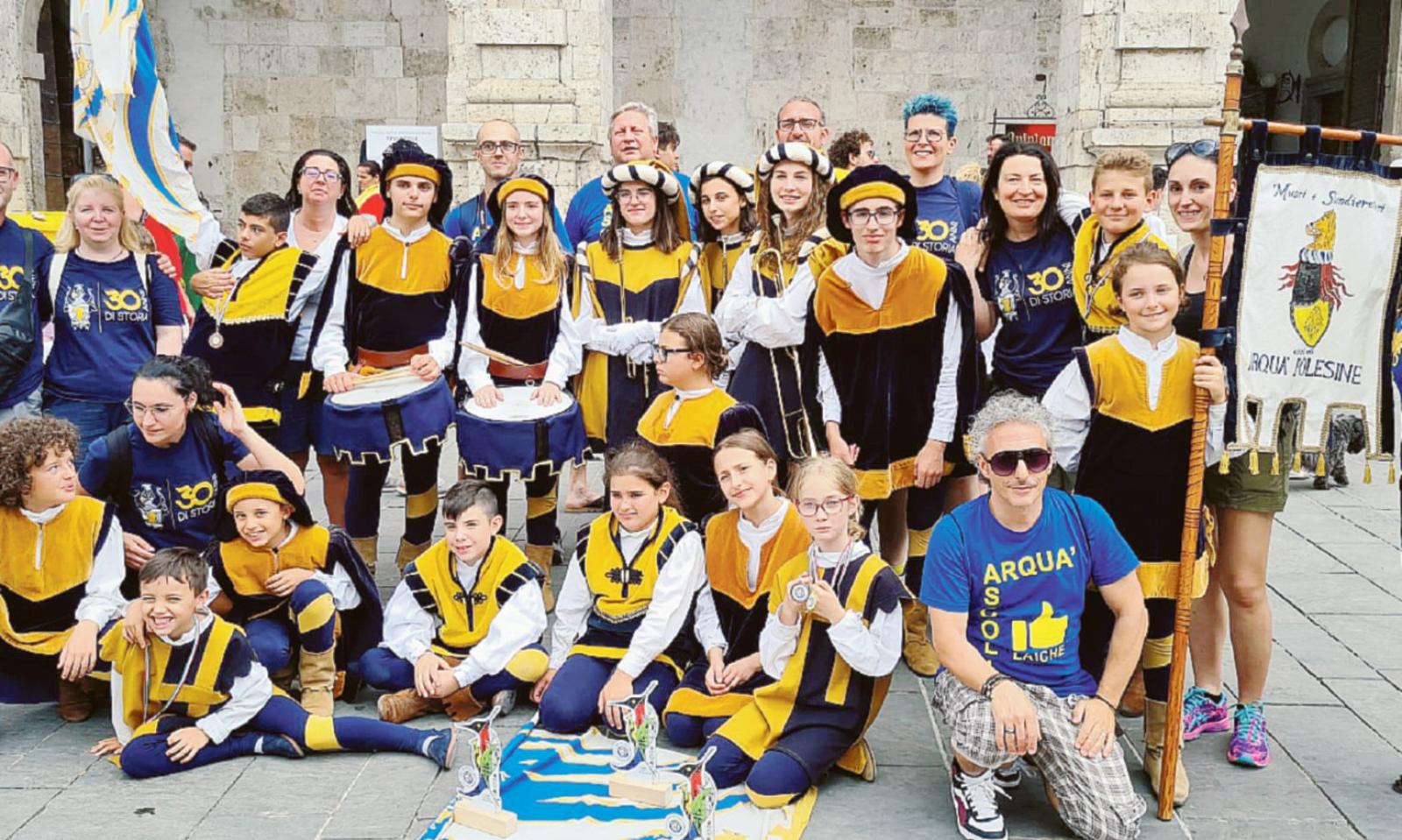 Baby sbandieratori davvero d&rsquo;oro