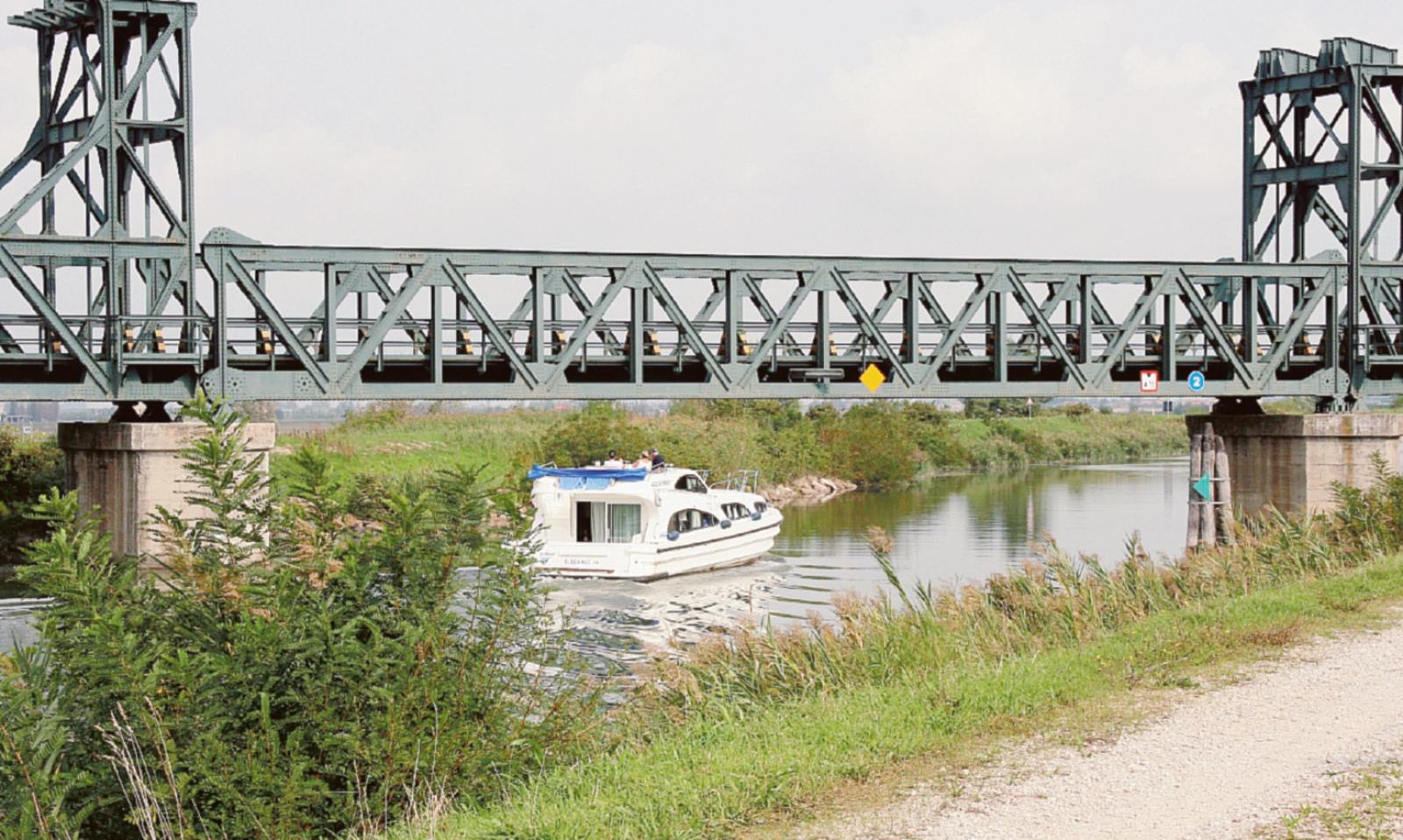Sollevare il ponte per navigare meglio