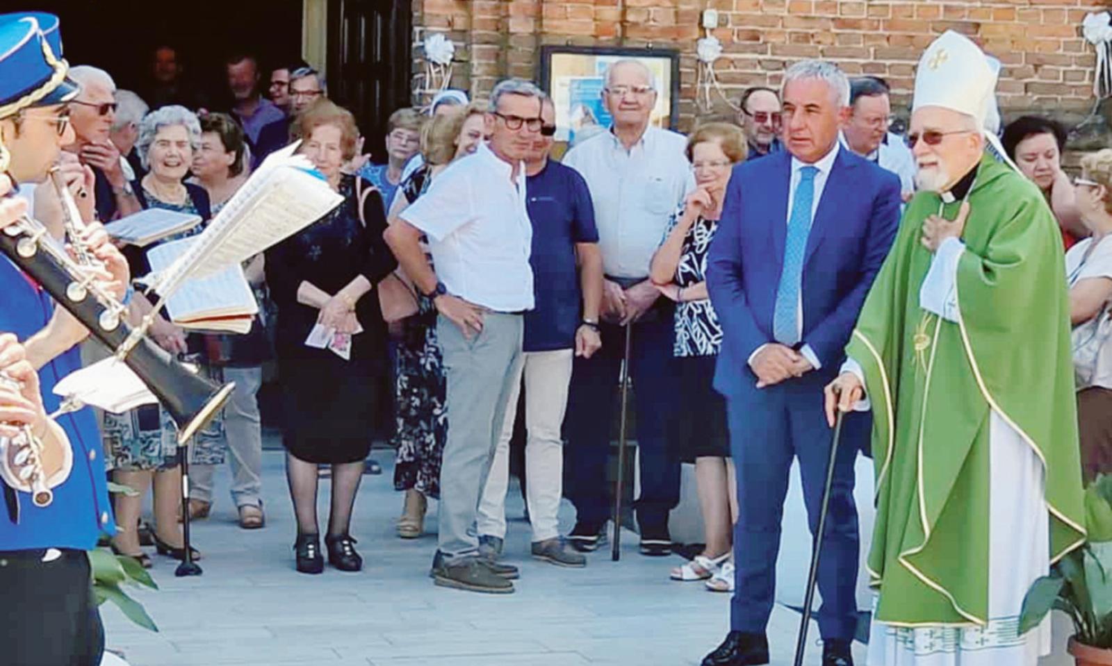 La comunit&agrave; cattolica in festa