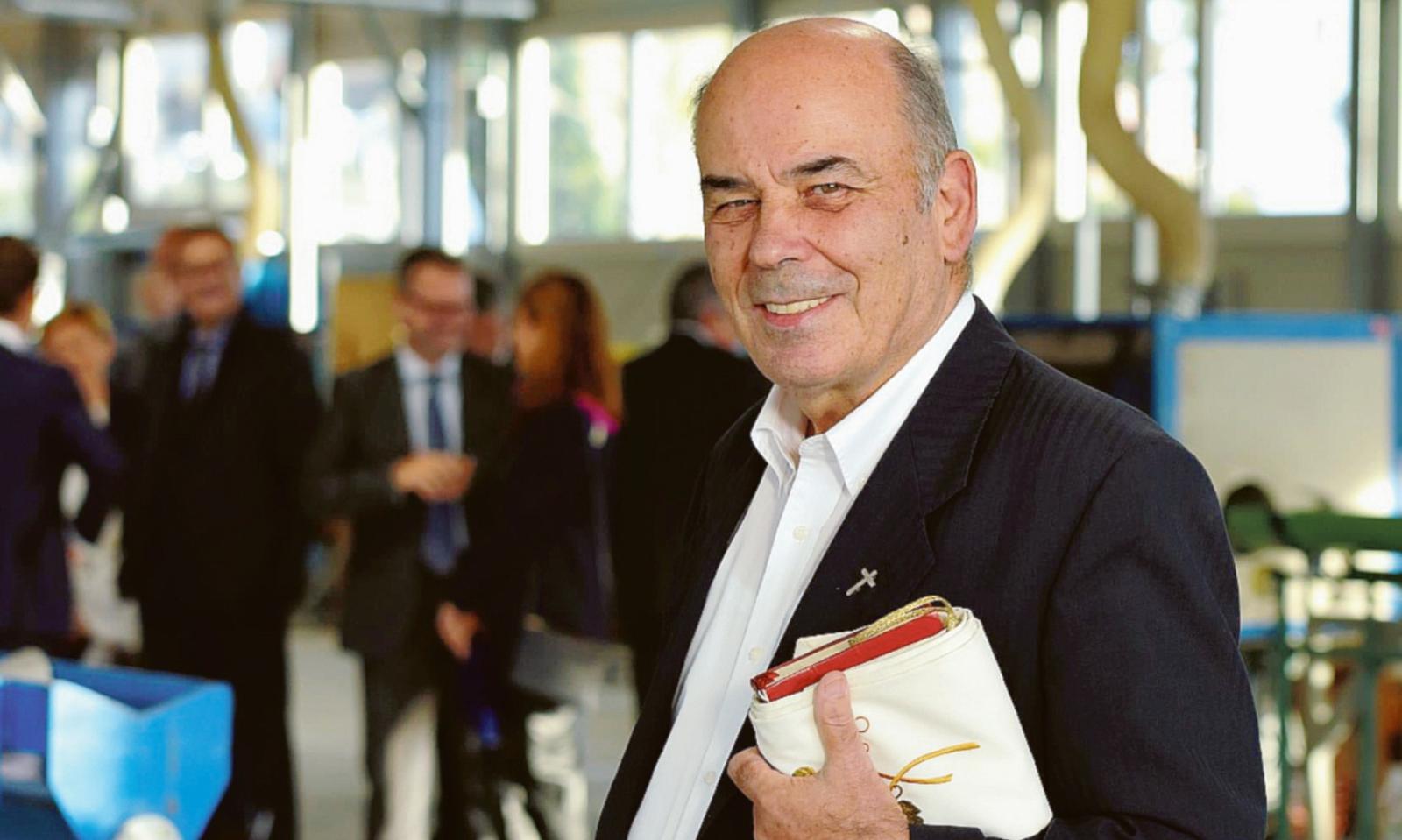 Don Giorgio saluta la comunit&agrave;