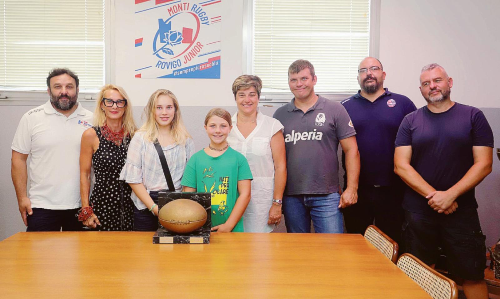 La palla ovale si tinge di rosa