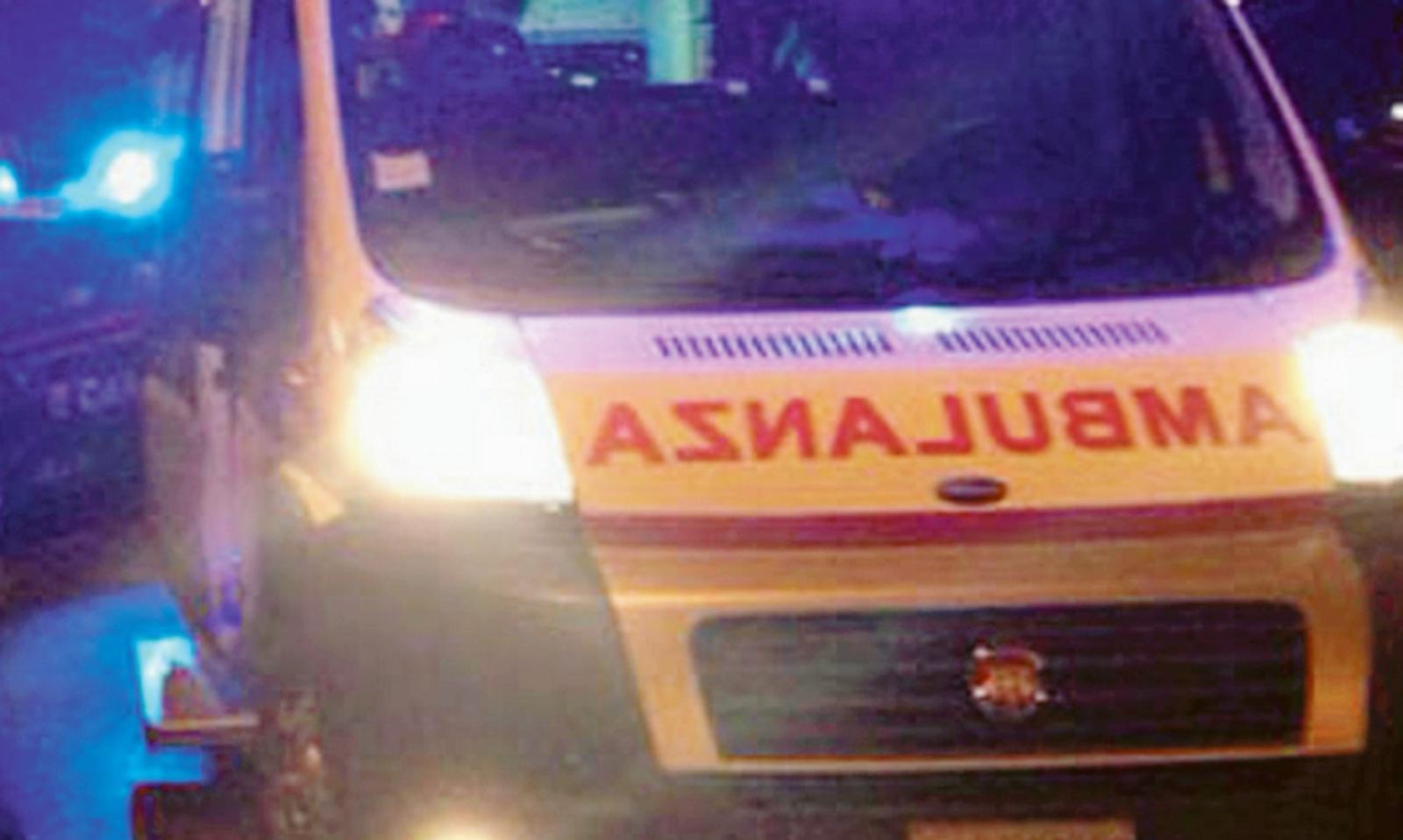 Gli ruba l&rsquo;auto e poi lo investe