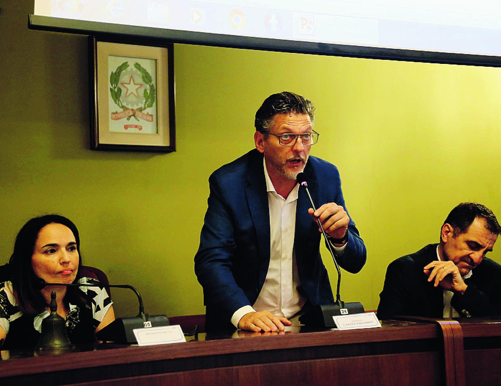 As2, il sindaco agita lo spettro della turbativa d'asta