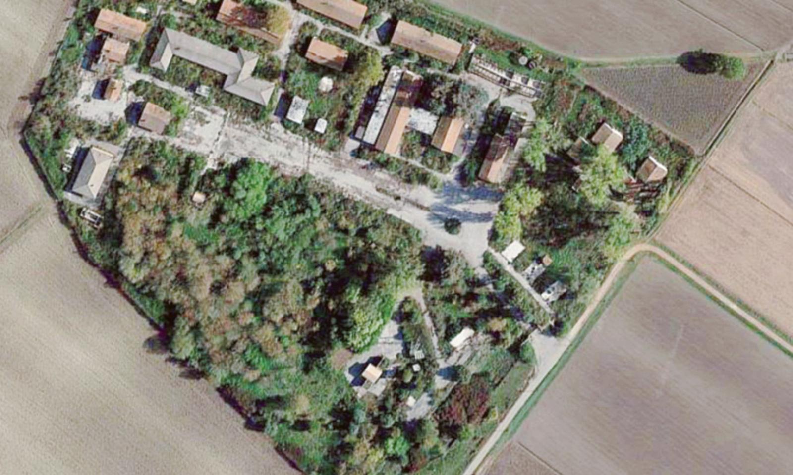 Base di Zelo, fermata la vendita