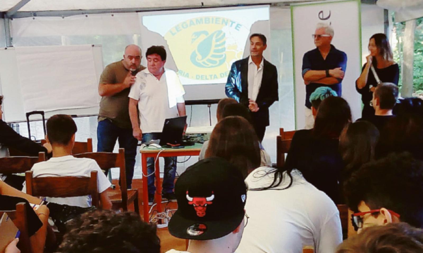 Tutti insieme a pulire il mondo