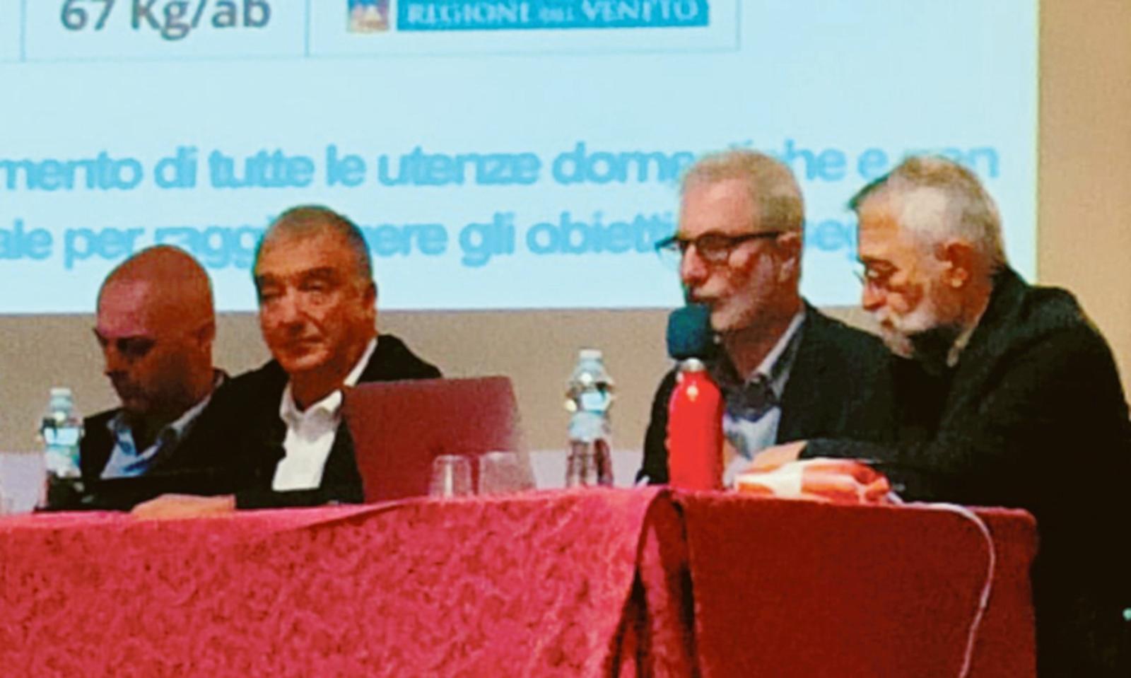 Ecoambiente, lezione di differenziata per le attivit&agrave; produttive