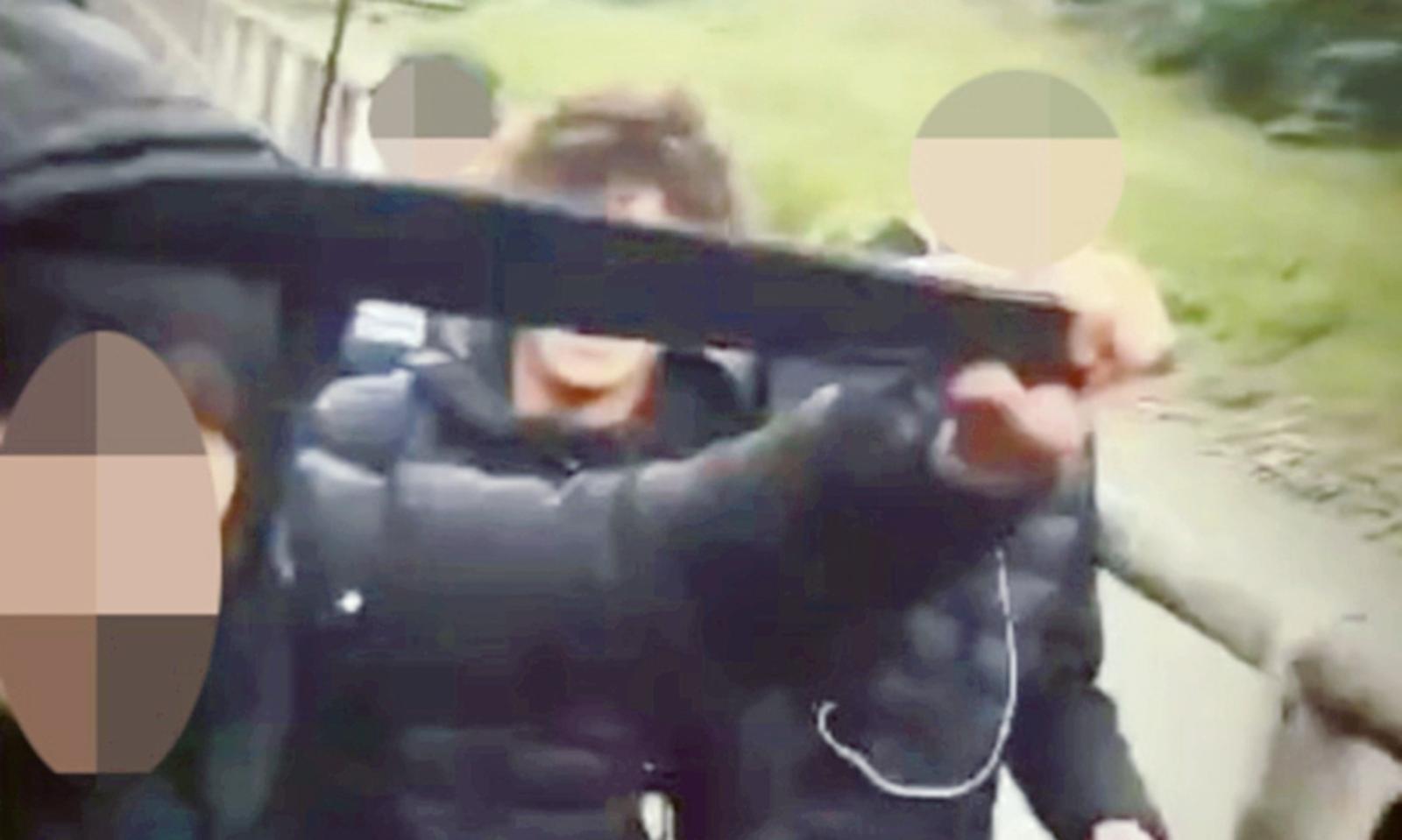 Baby gang armate alle giostre, caccia ai responsabili