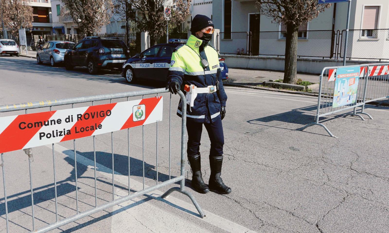Domenica in centro senza l&rsquo;auto