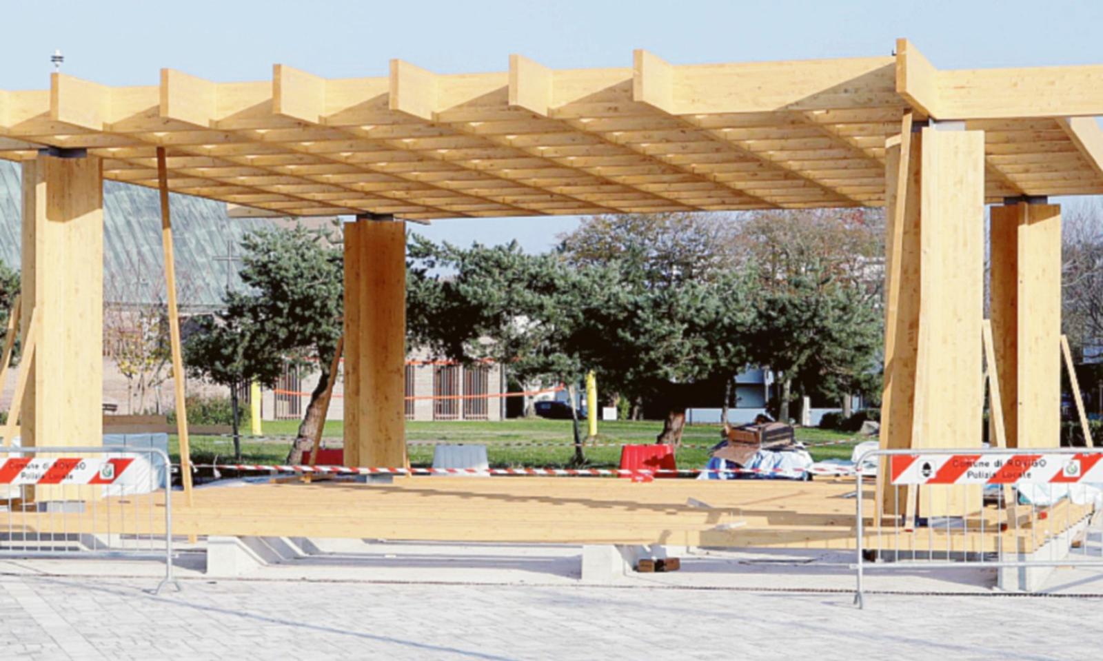 Piazza Masslo, ecco il padiglione