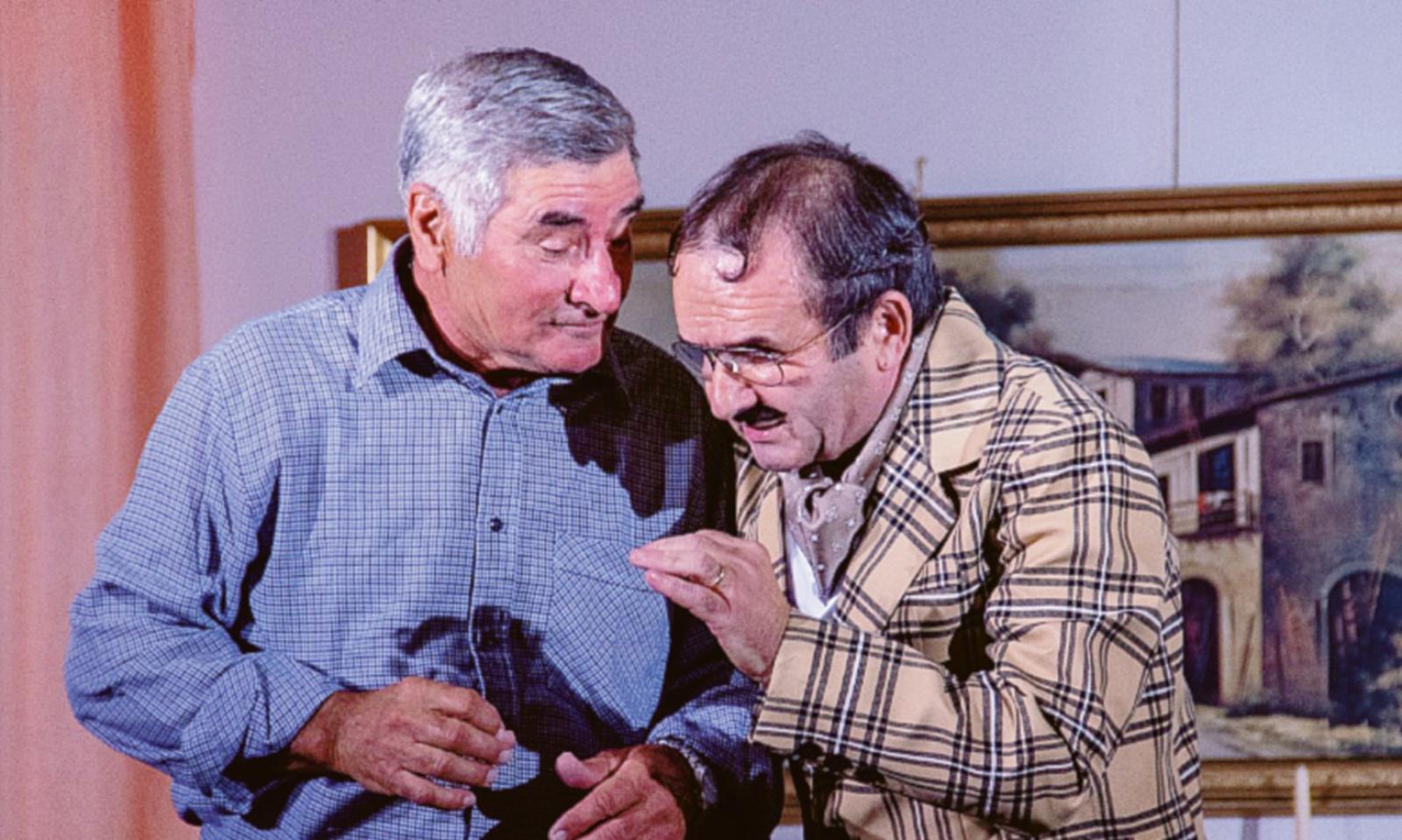 Risate e divertimento, il Natale porta il teatro nelle frazioni