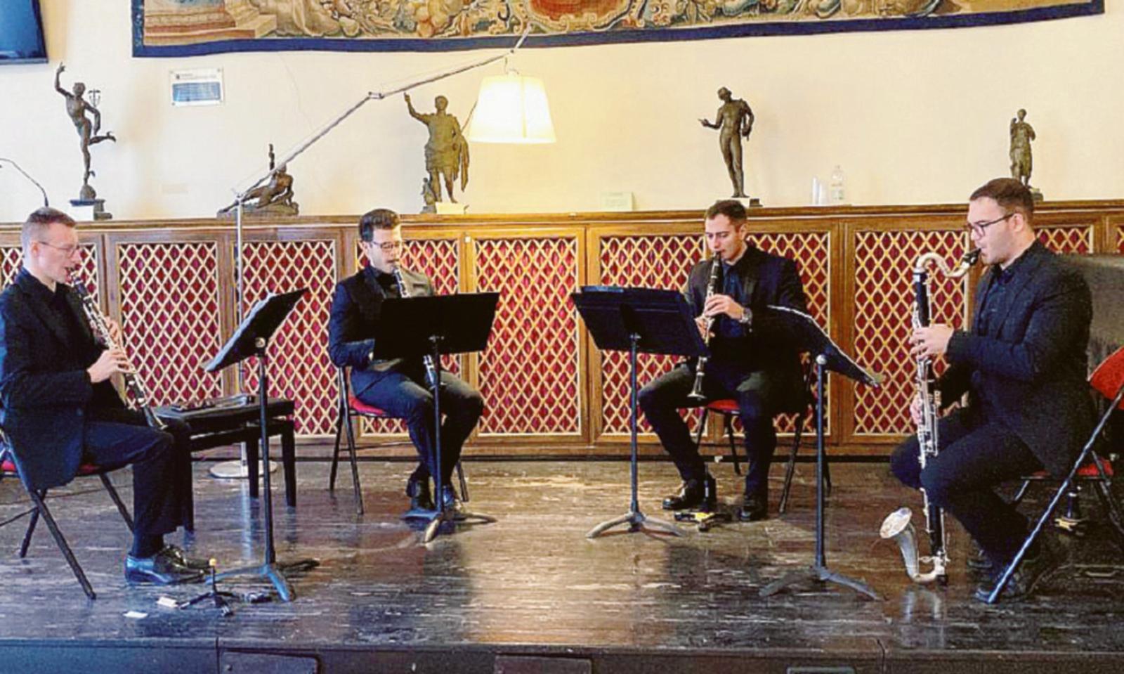 I colori di Perilli e le note di Bach