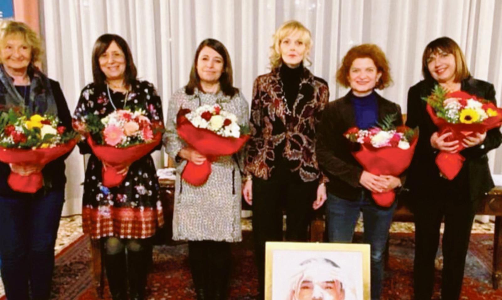 Tutte le "domande inutile" di Marzia Santella