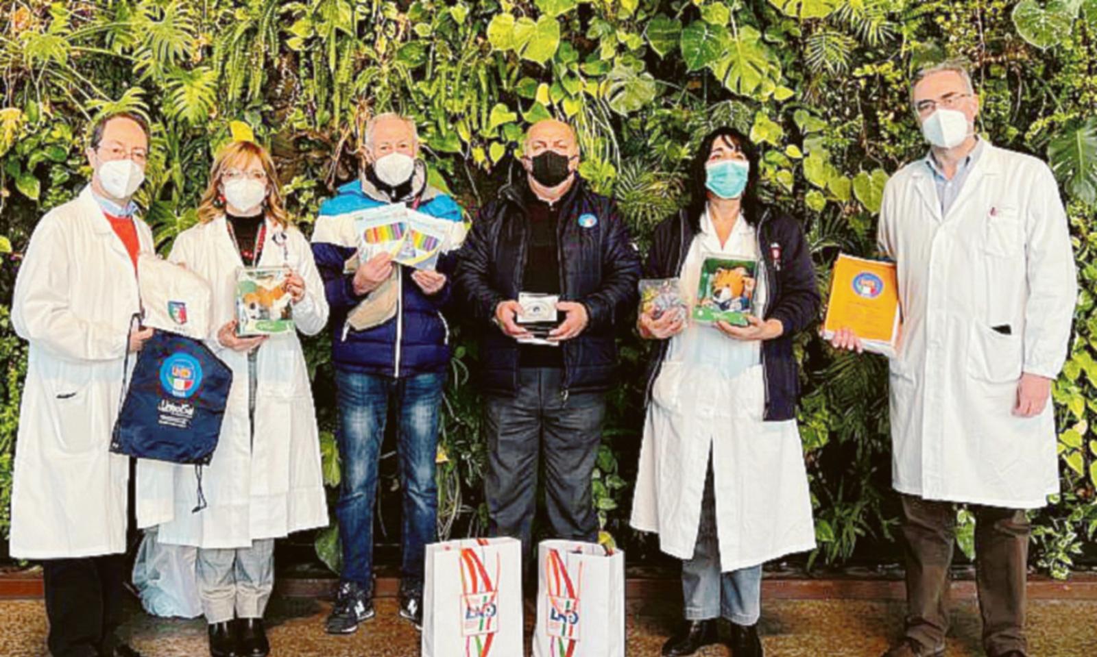 Colori e peluches per i bimbi ricoverati 