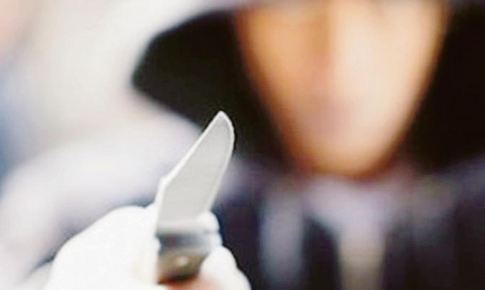 &ldquo;In strada col coltello&rdquo; lo intercetta la polizia