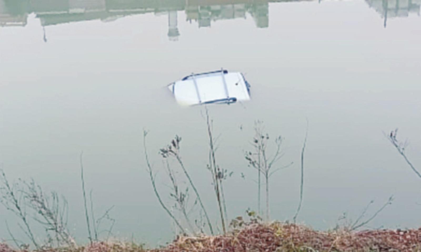 Piomba nel collettore, salva per miracolo