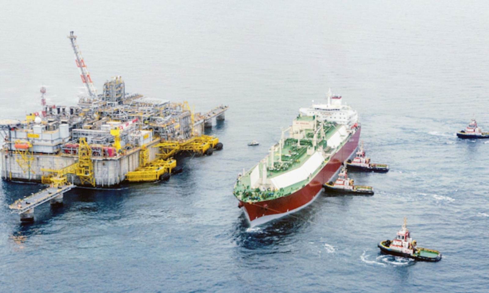 Il gas gira al largo, l&rsquo;economia trema