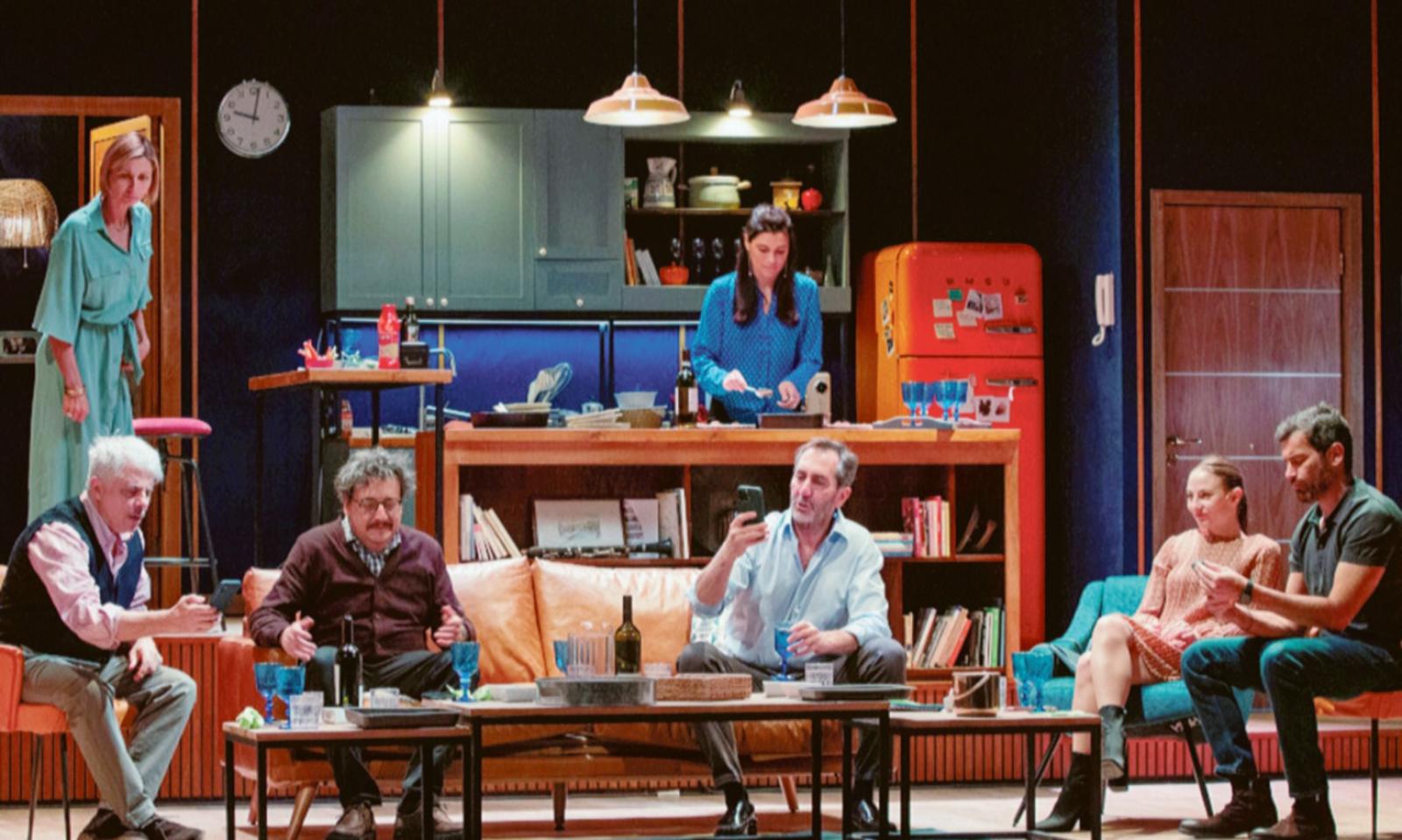 Quando un cellulare rovina matrimoni e amicizie