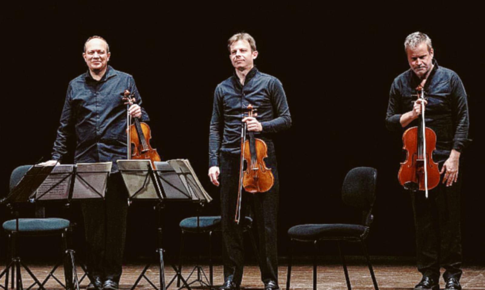 Applausi agli archi della Scala