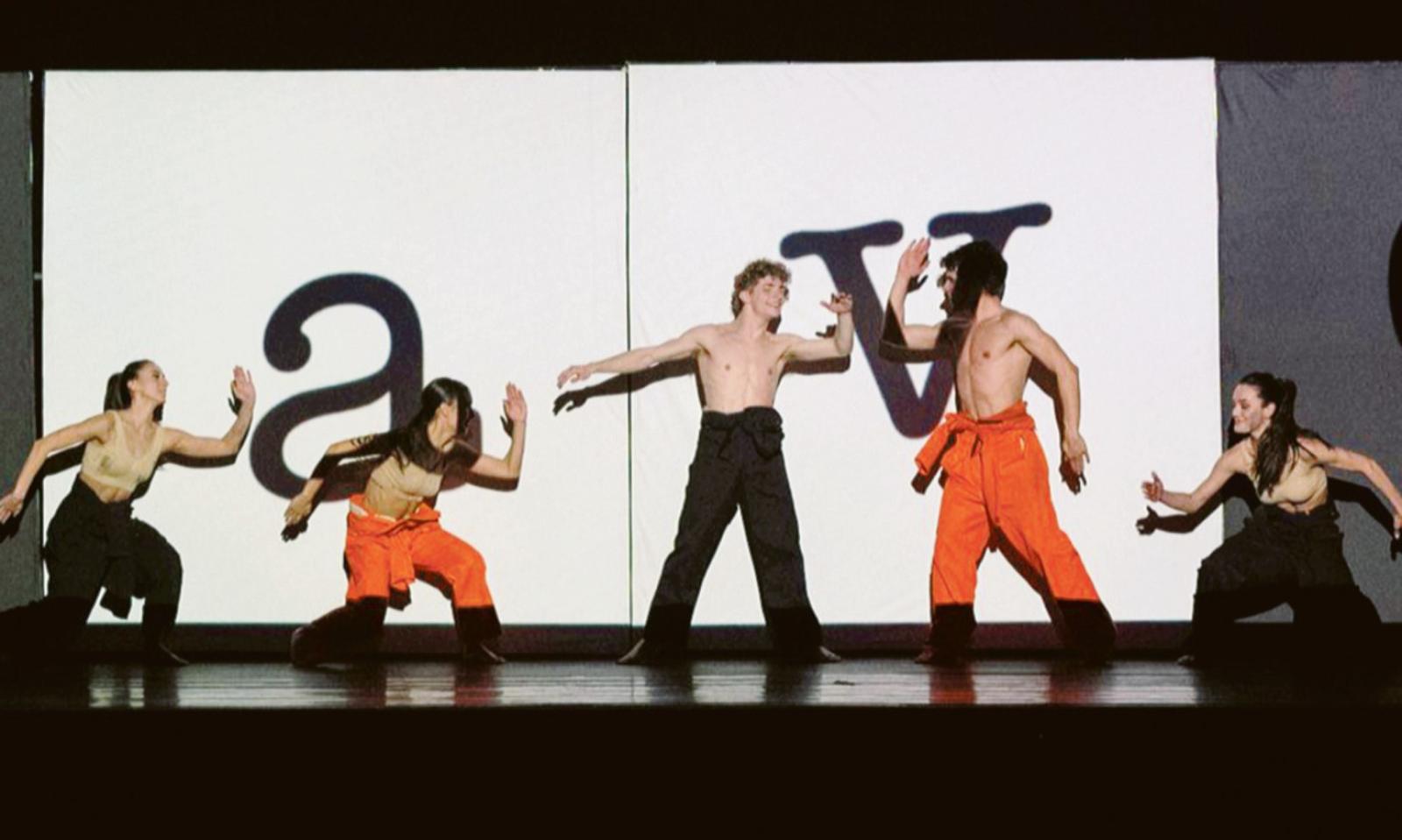 Danze, luci e colori, storie di Amici