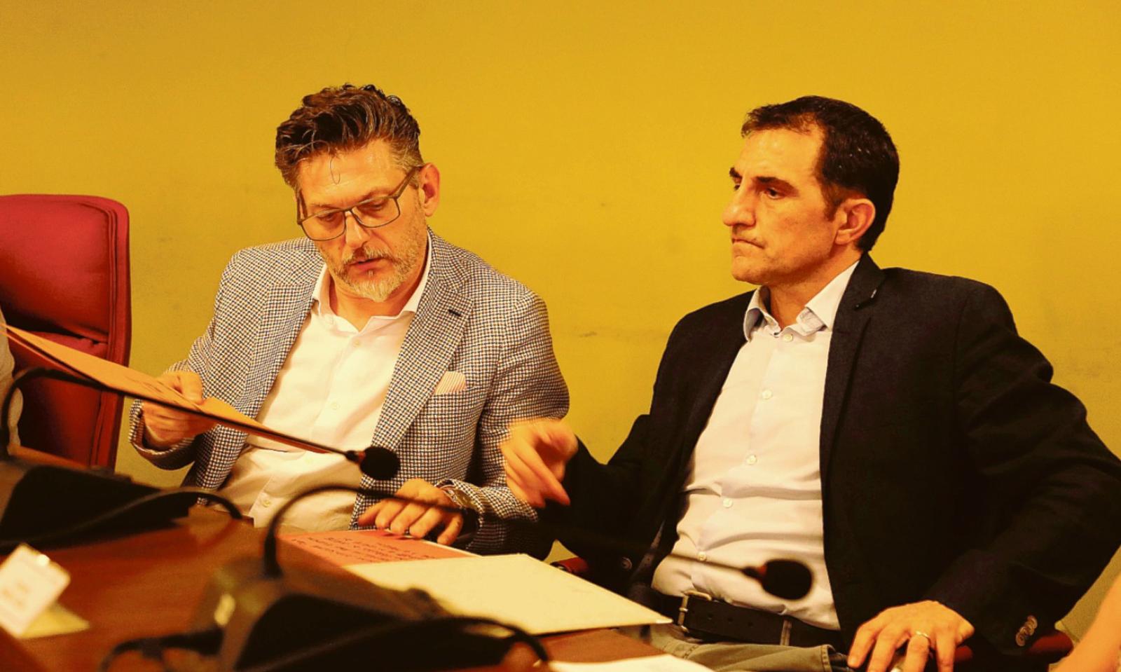 Tra sindaco e Pd la guerra &egrave; totale