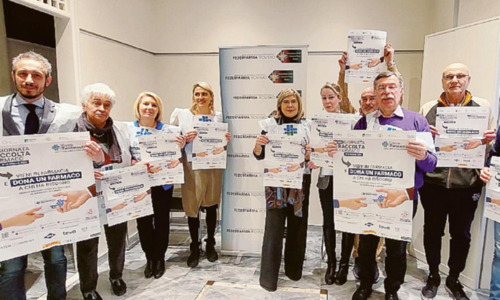 Raccolta di medicine per i bisognosi