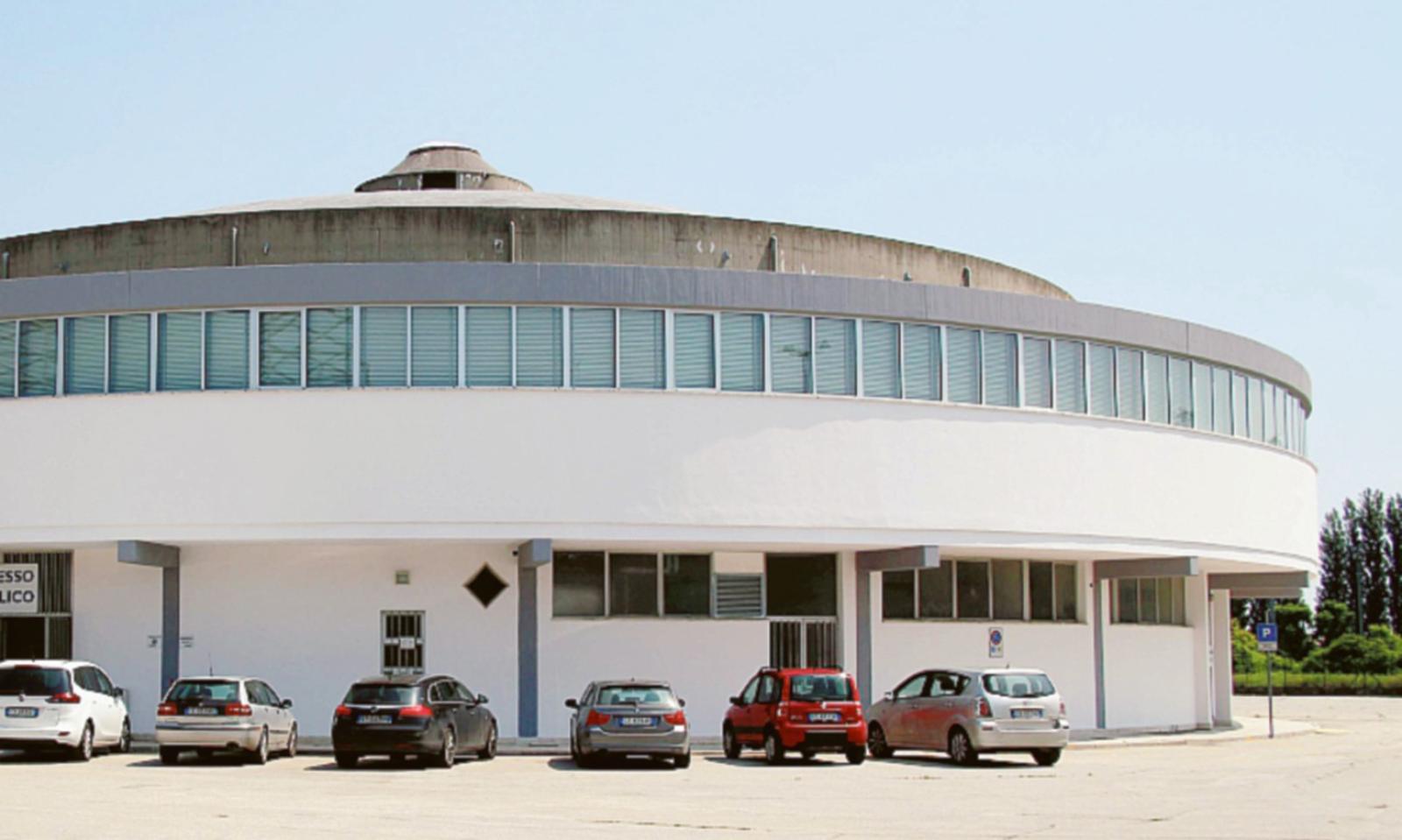 Palasport, si cercano fondi