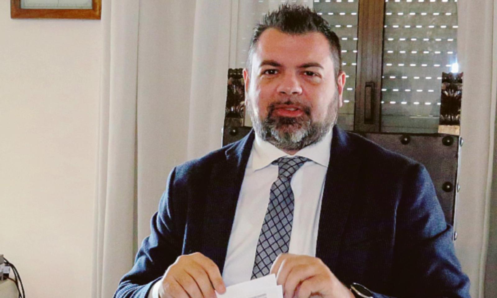 Un tavolo per istruzione e formazione