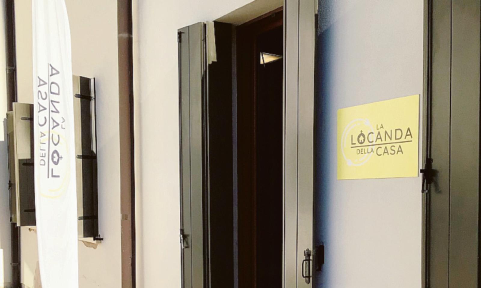 Sempre pi&ugrave; poveri in cerca di un pasto caldo