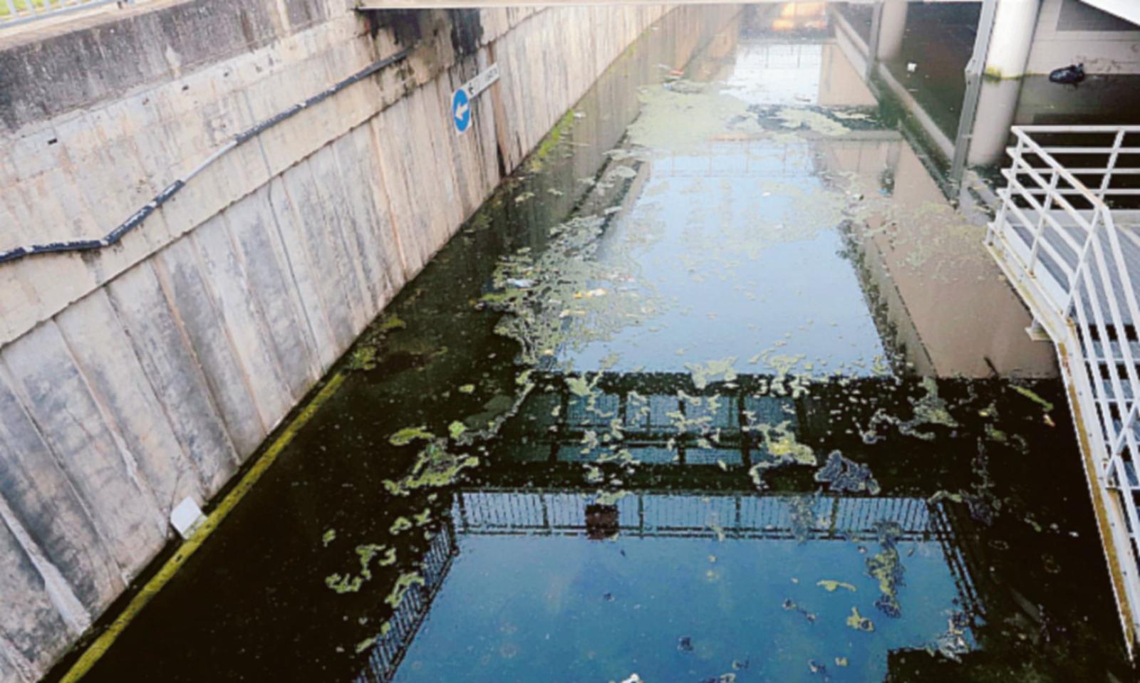 &ldquo;Liberare il parcheggio dall&rsquo;acqua&rdquo;