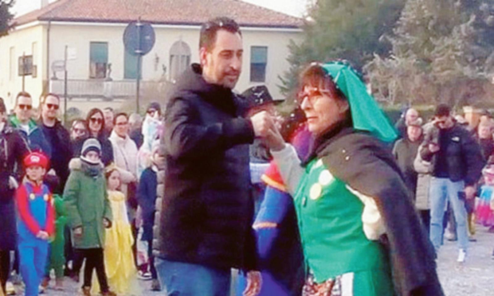 C&agrave;nte e ballate tra i coriandoli