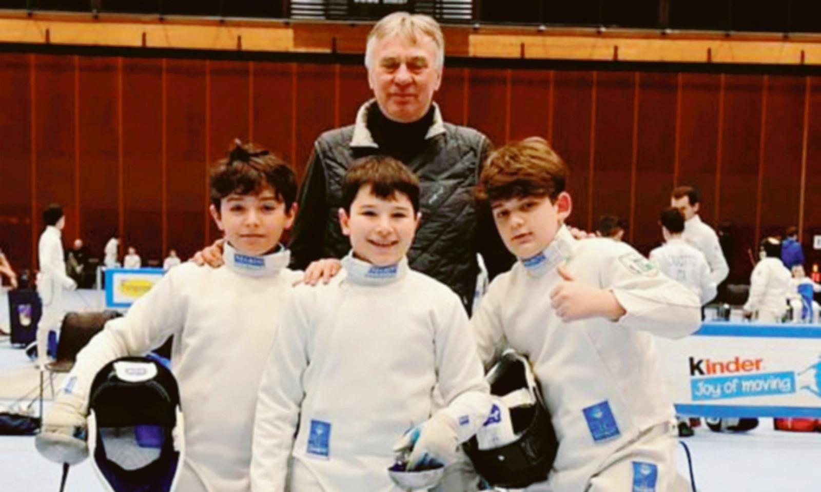 Incrocio di &ldquo;spade&rdquo; in pedana