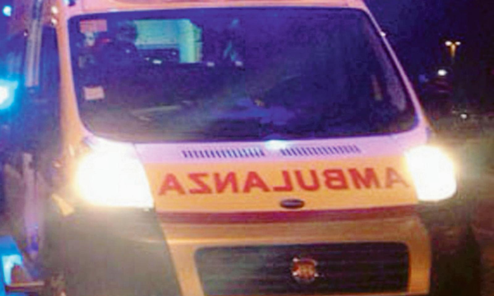 Ragazzina soccorsa in strada: possibile overdose