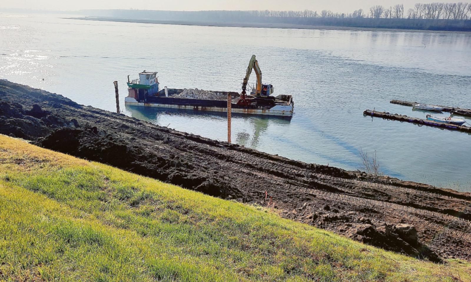 Si intensifica la difesa delle sponde