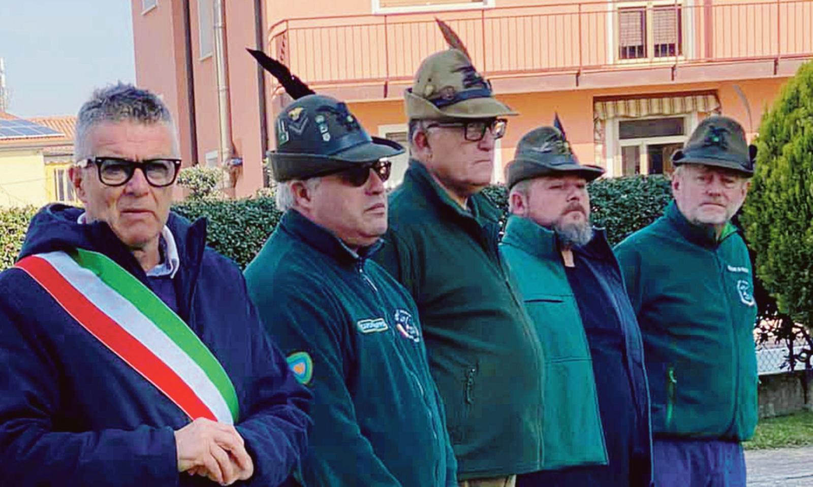 Gli alunni scoprono gli alpini