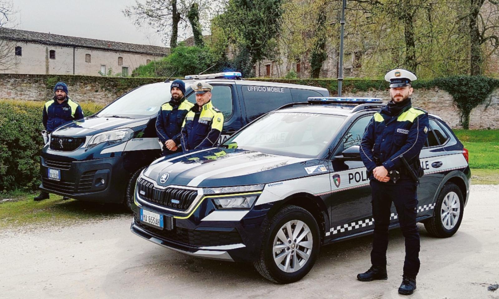 La polizia locale becca dieci ecovandali