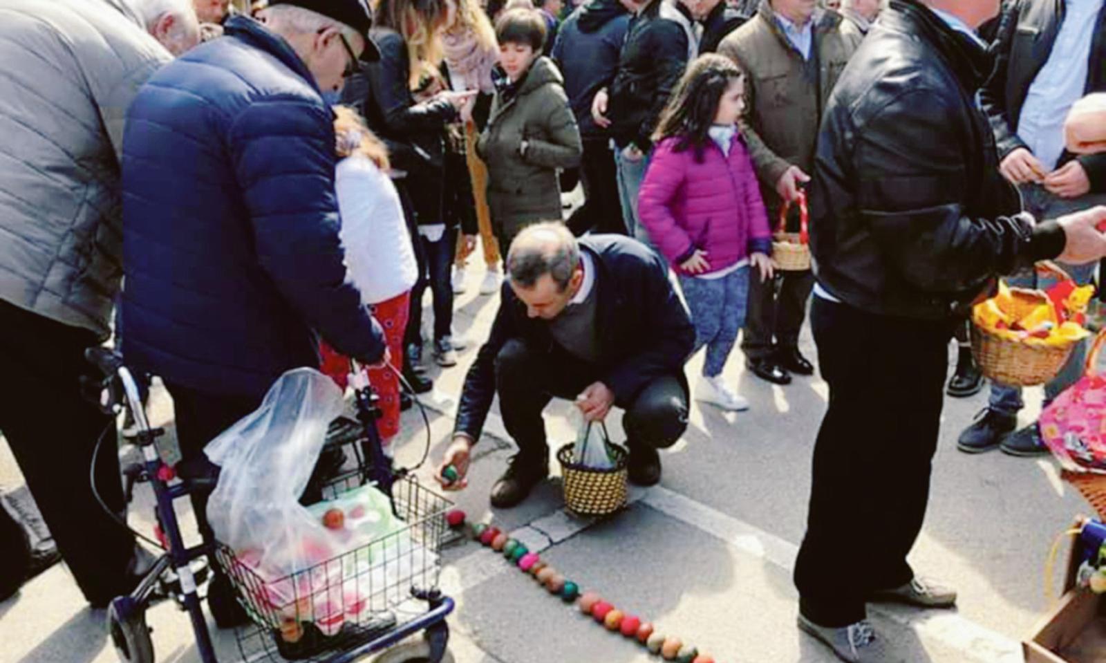 Il paese si anima nel giorno di Pasqua