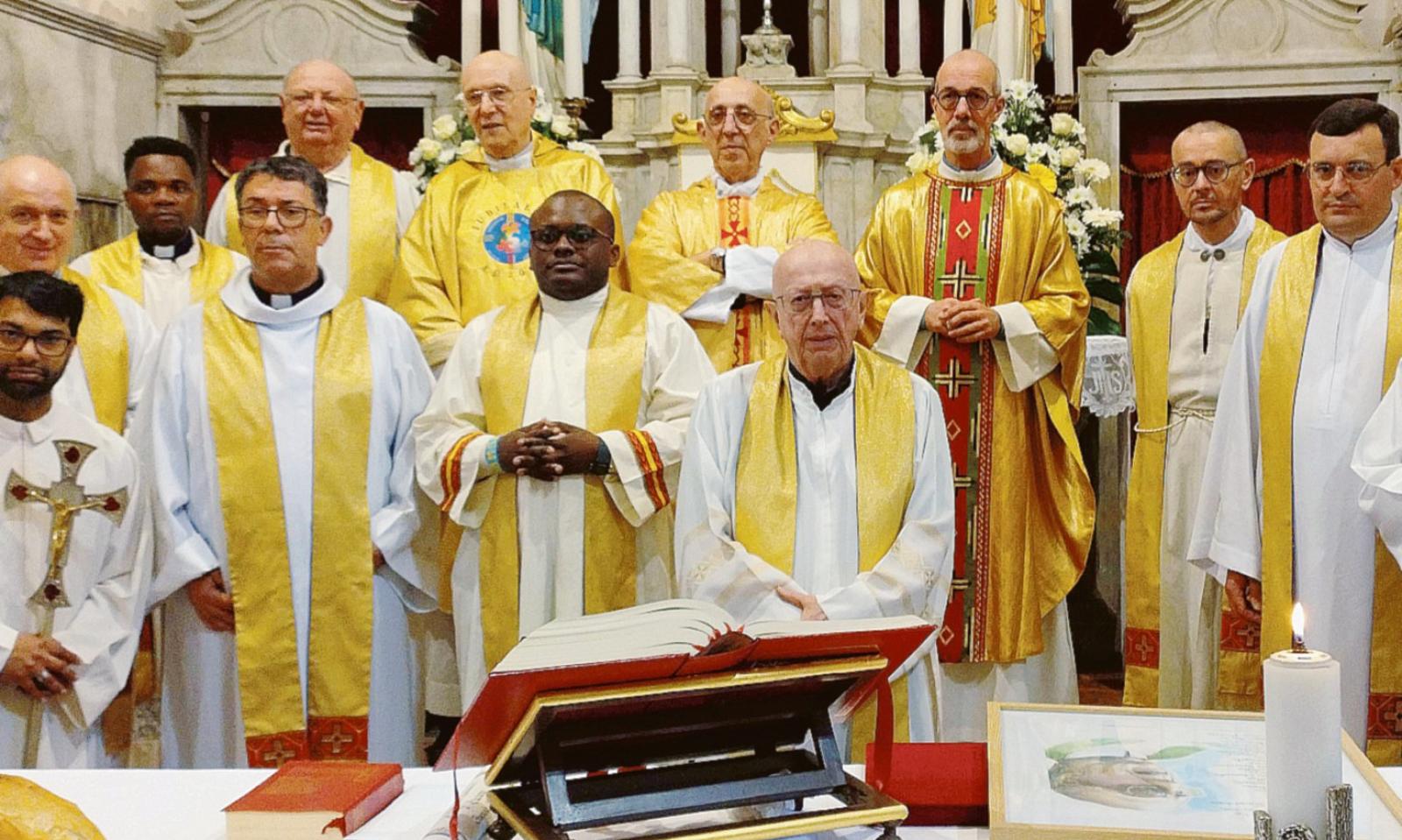 Grande abbraccio a don Luciano