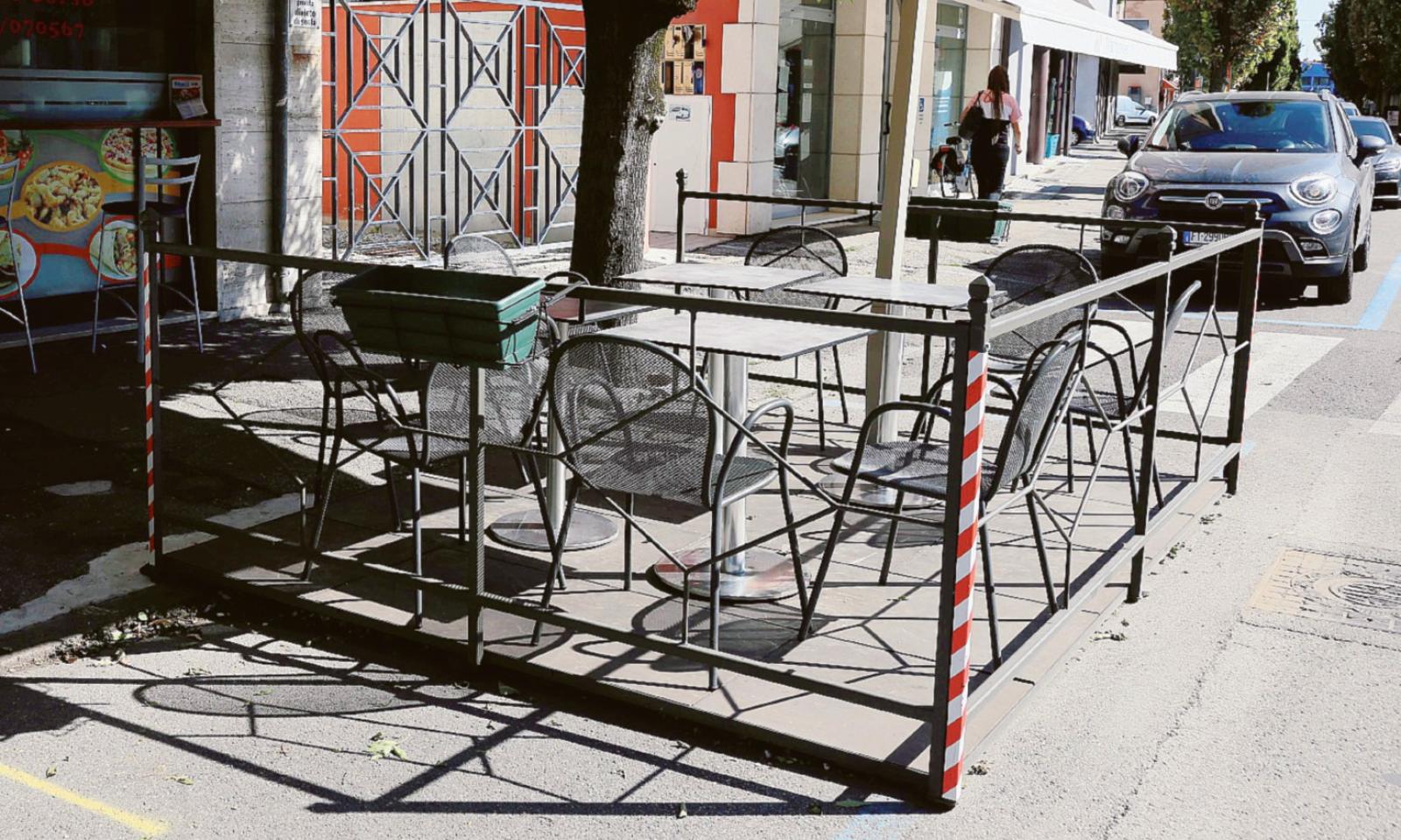 Bar, dehors bocciati