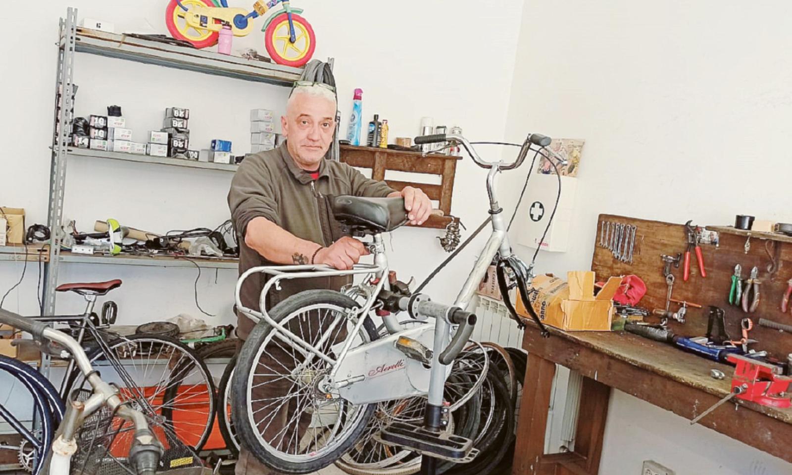 Ladri all'assalto dell'officina, durante la pausa