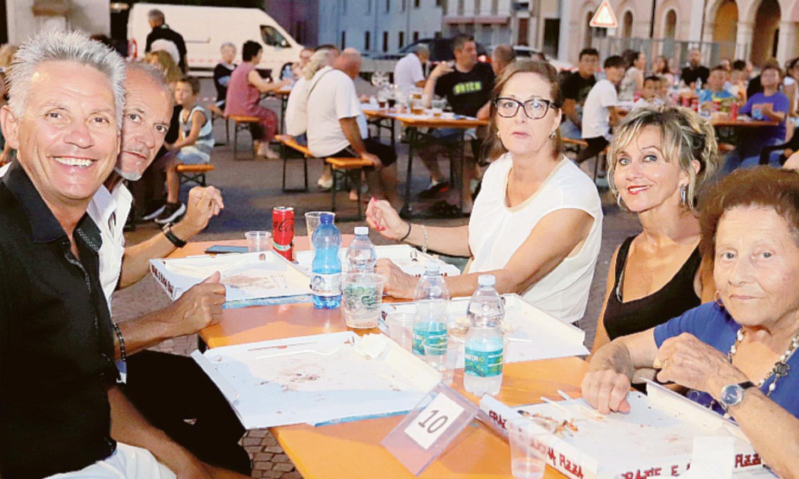 La pizzata &ldquo;scende&rdquo; in piazza