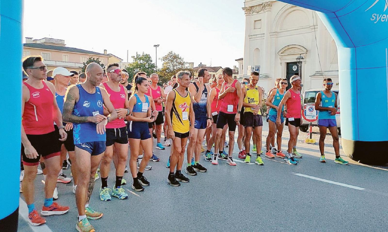 L&rsquo;ondata dei podisti a Donada